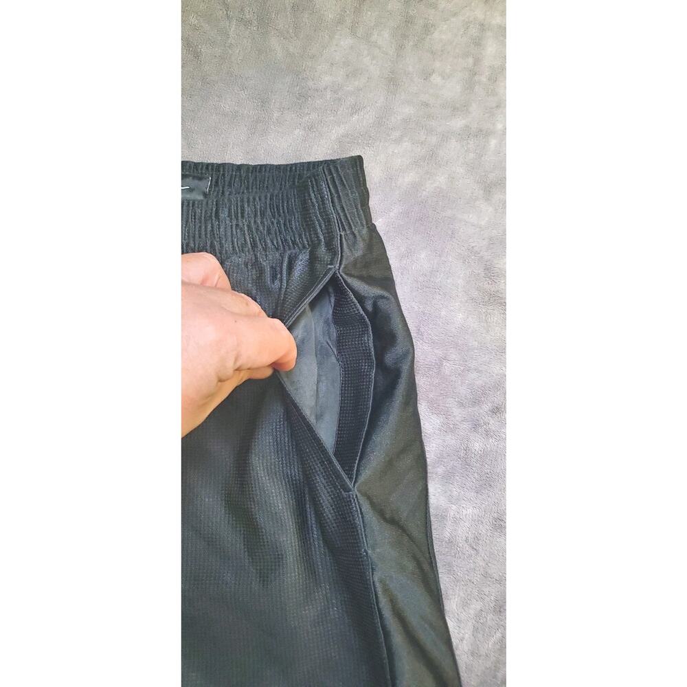 Vintage Nike Men's Black Sz L Elastic Waist Pull On Basketball Shorts C31 - Picture 3 of 10